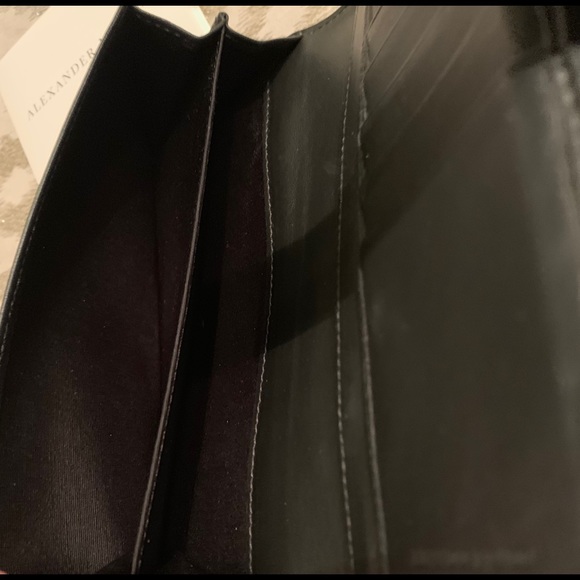 (SOLD) Authentic Alexander McQueen Skull Wallet - Picture 4 of 8